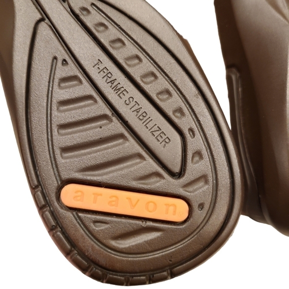 Aravon by New Balance Leather Shoe, Size 7 - Picture 11 of 14